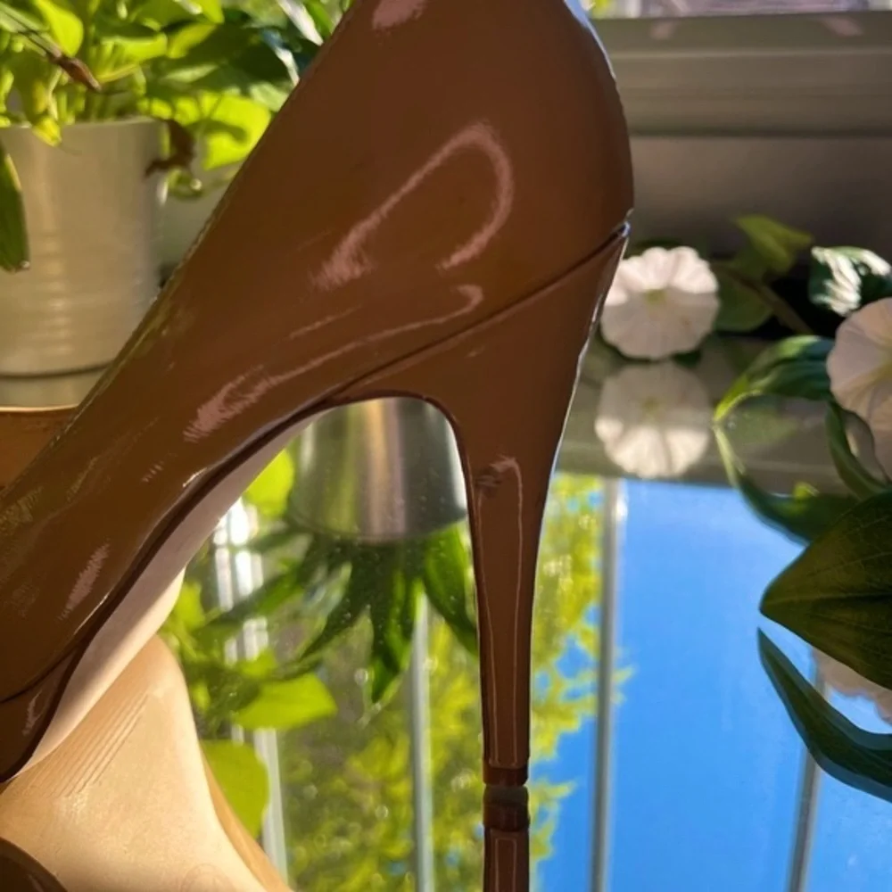 Michael Michael Kors Patent Leather Pumps Tan Heels Open Toe Size: 7M​​​